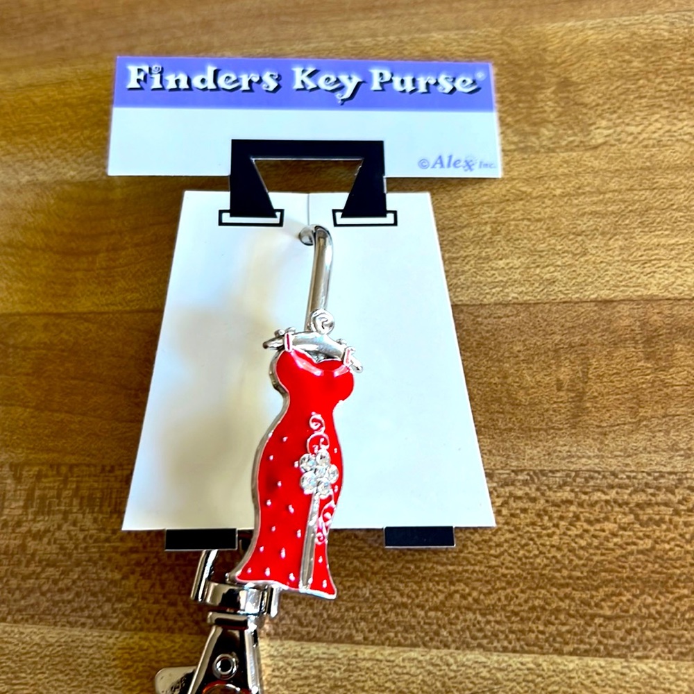 Scarlet Dress 👗 Key Finder